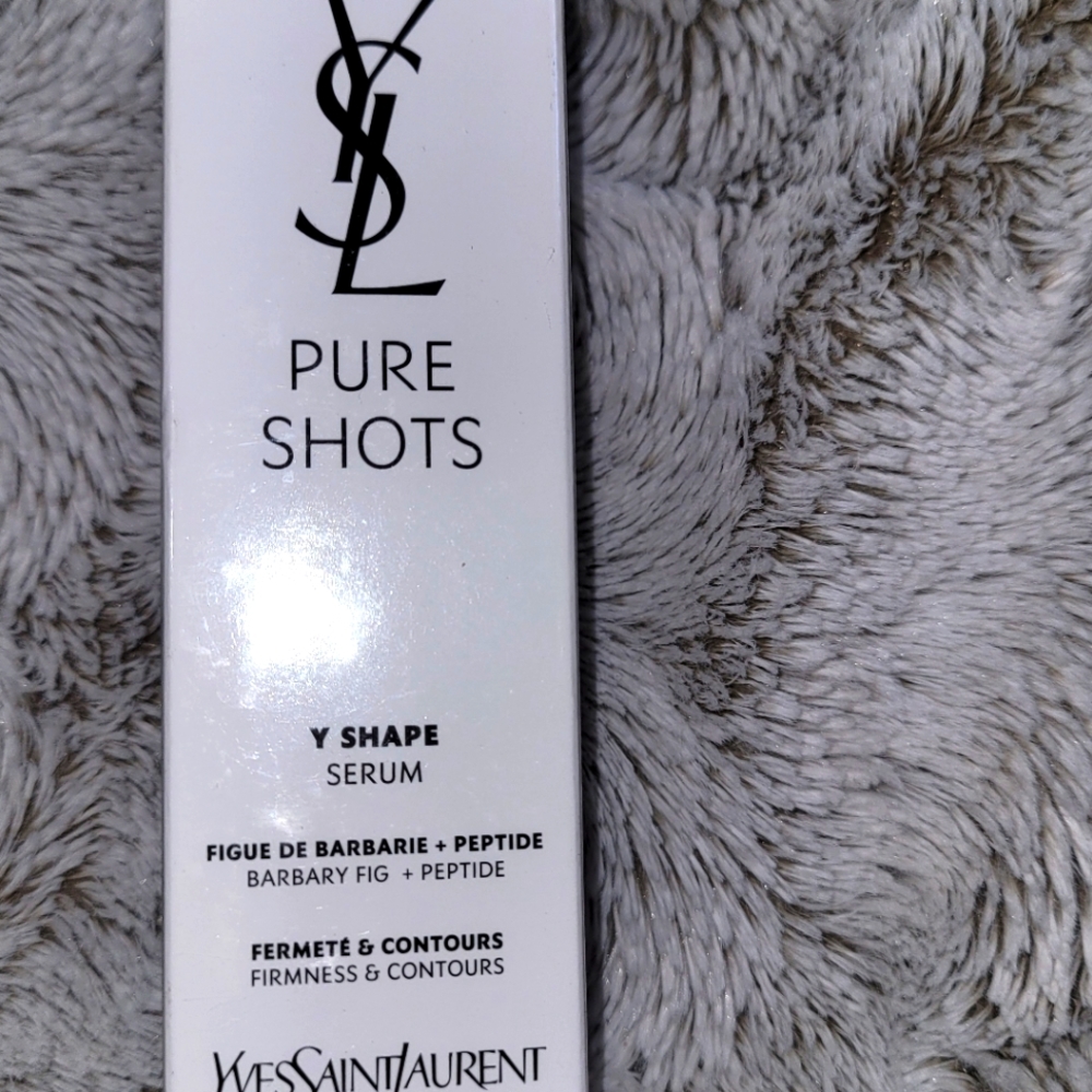 Face serum that improves skin's appearance. YSL beauty